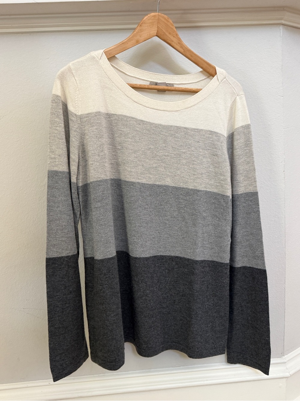 Banana Republic  Lightweight Block-Stripe Crewneck Sweater in Cream & Gray